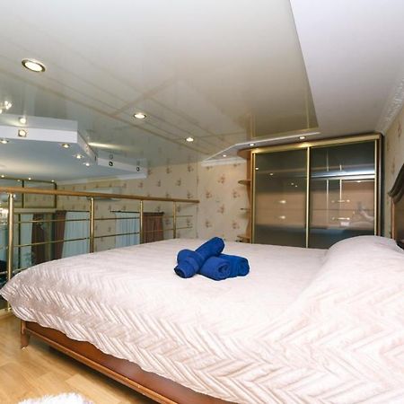 Stylish Two-Level Flat 2 Min From Khreschatyk Kiev Buitenkant foto