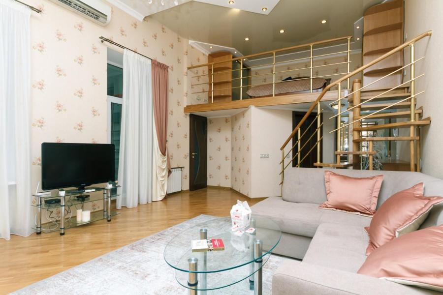 Stylish Two-Level Flat 2 Min From Khreschatyk Kiev Buitenkant foto