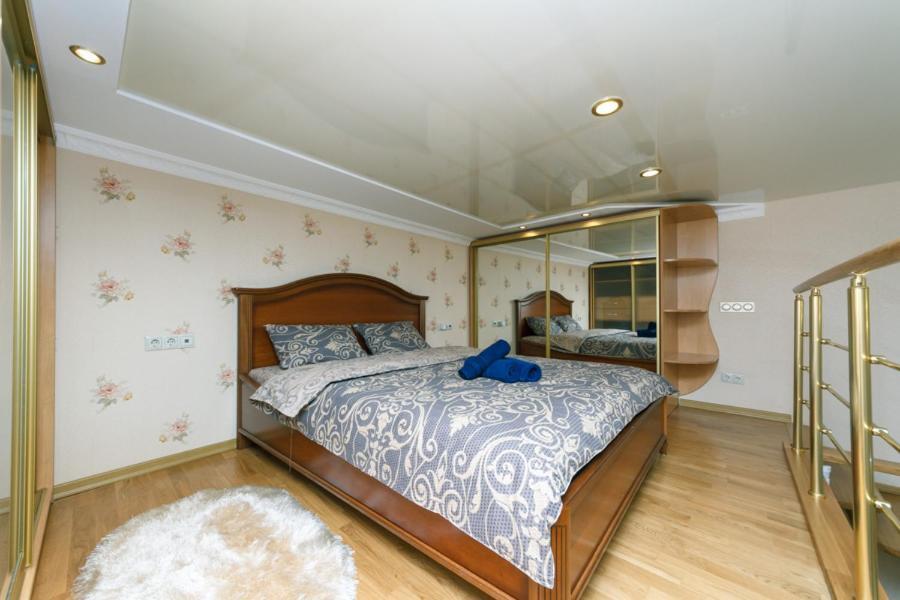 Stylish Two-Level Flat 2 Min From Khreschatyk Kiev Buitenkant foto